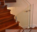 schody drewniane wypenienie szklane